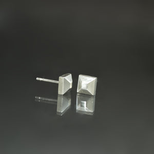 Frusta Stud Earrings