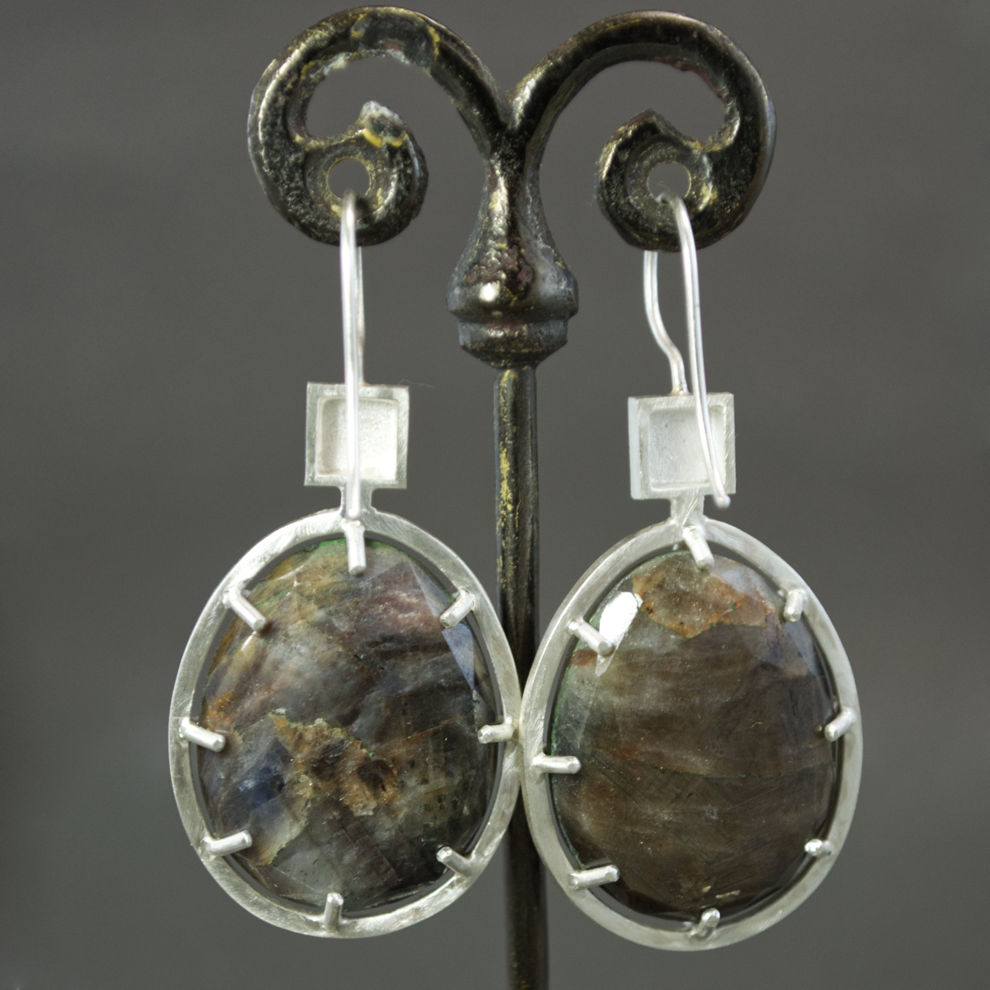 Rosecut Sapphire Frusta Earrings